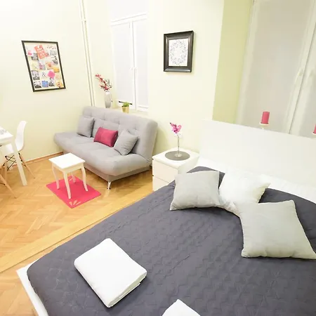 Apartment Elegant Copernicus Warschau