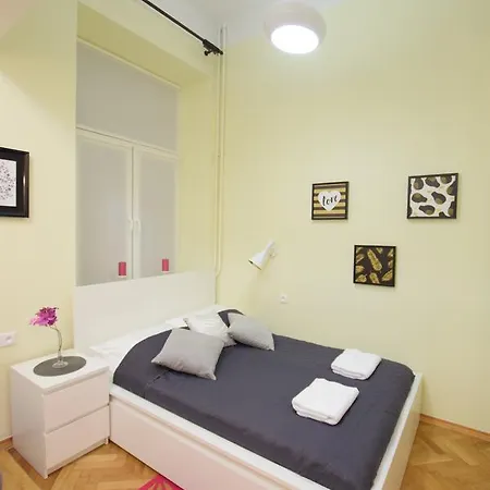 Elegant Copernicus Apartment Warsaw