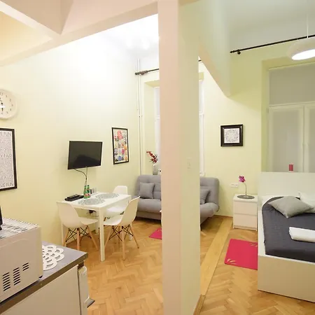 Elegant Copernicus Apartment Warsaw