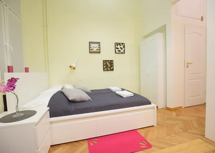 Apartman Elegant Copernicus Varsó