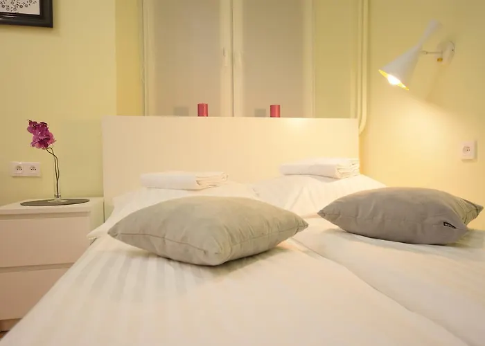 Elegant Copernicus Varsó